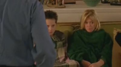 DailyDuff-dot-org_LizzieMcGuire-2x09ThoseFreakyMcGuires0284.jpg