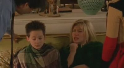 DailyDuff-dot-org_LizzieMcGuire-2x09ThoseFreakyMcGuires0295.jpg