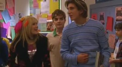 DailyDuff-dot-org_LizzieMcGuire-2x09ThoseFreakyMcGuires0606.jpg