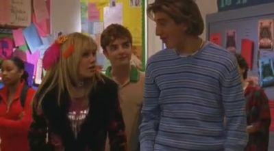 DailyDuff-dot-org_LizzieMcGuire-2x09ThoseFreakyMcGuires0607.jpg