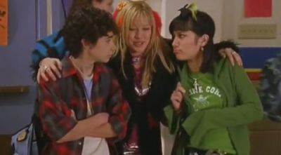 DailyDuff-dot-org_LizzieMcGuire-2x09ThoseFreakyMcGuires0840.jpg