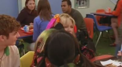 DailyDuff-dot-org_LizzieMcGuire-2x09ThoseFreakyMcGuires0918.jpg