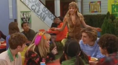 DailyDuff-dot-org_LizzieMcGuire-2x09ThoseFreakyMcGuires0920.jpg