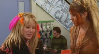 DailyDuff-dot-org_LizzieMcGuire-2x09ThoseFreakyMcGuires0965.jpg