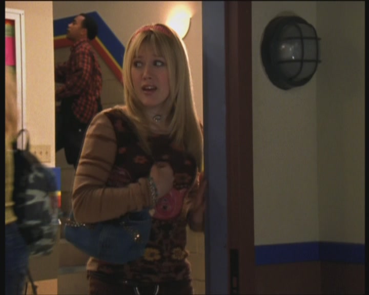 DailyDuff-dot-org_LizzieMcGuire-InMirandaLizzieDoesNotTrust1210.jpg DailyDuff-dot-org_LizzieMcGuire-InMirandaLizzieDoesNotTrust1210.jpg