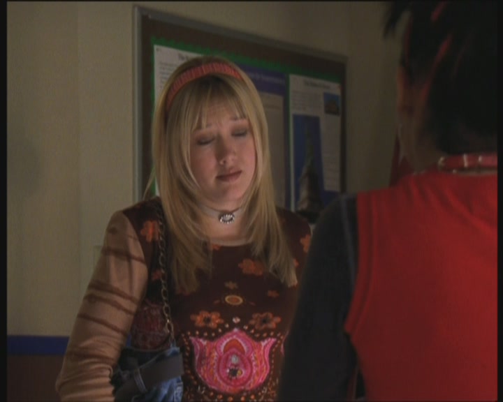 DailyDuff-dot-org_LizzieMcGuire-InMirandaLizzieDoesNotTrust1216.jpg DailyDuff-dot-org_LizzieMcGuire-InMirandaLizzieDoesNotTrust1216.jpg