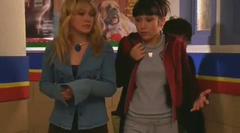 DailyDuff-dot-org_LizzieMcGuire-2x12BestDressedforMuchLess0507.jpg