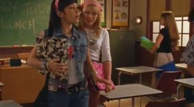 DailyDuff-dot-org_LizzieMcGuire-2x12BestDressedforMuchLess0071.jpg