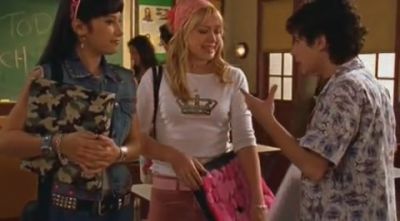 DailyDuff-dot-org_LizzieMcGuire-2x12BestDressedforMuchLess0076.jpg