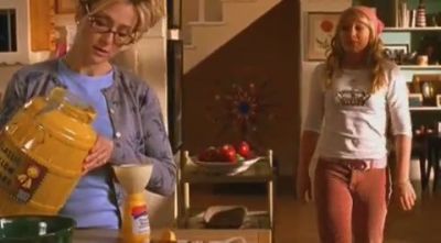 DailyDuff-dot-org_LizzieMcGuire-2x12BestDressedforMuchLess0238.jpg