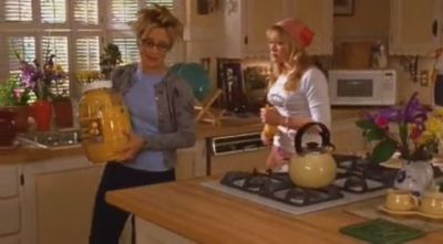 DailyDuff-dot-org_LizzieMcGuire-2x12BestDressedforMuchLess0258.jpg