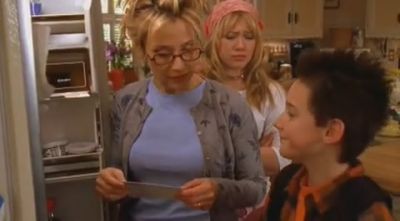 DailyDuff-dot-org_LizzieMcGuire-2x12BestDressedforMuchLess0275.jpg