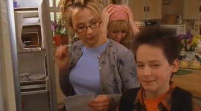 DailyDuff-dot-org_LizzieMcGuire-2x12BestDressedforMuchLess0276.jpg