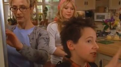 DailyDuff-dot-org_LizzieMcGuire-2x12BestDressedforMuchLess0278.jpg