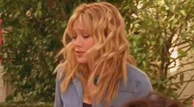 DailyDuff-dot-org_LizzieMcGuire-2x12BestDressedforMuchLess0450.jpg