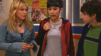 DailyDuff-dot-org_LizzieMcGuire-2x12BestDressedforMuchLess0510.jpg