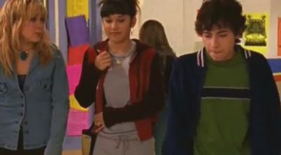 DailyDuff-dot-org_LizzieMcGuire-2x12BestDressedforMuchLess0522.jpg