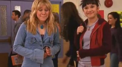 DailyDuff-dot-org_LizzieMcGuire-2x12BestDressedforMuchLess0531.jpg