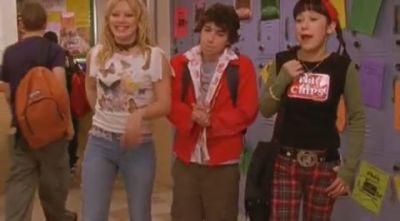 DailyDuff-dot-org_LizzieMcGuire-2x12BestDressedforMuchLess0954.jpg