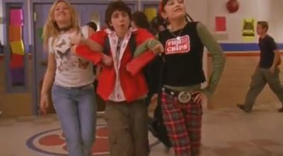 DailyDuff-dot-org_LizzieMcGuire-2x12BestDressedforMuchLess0965.jpg