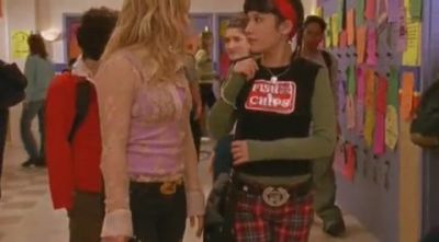 DailyDuff-dot-org_LizzieMcGuire-2x12BestDressedforMuchLess1011.jpg