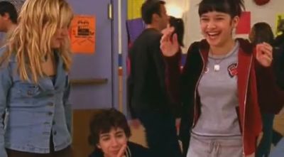 DailyDuff-dot-org_LizzieMcGuire-2x12BestDressedforMuchLess1177.jpg