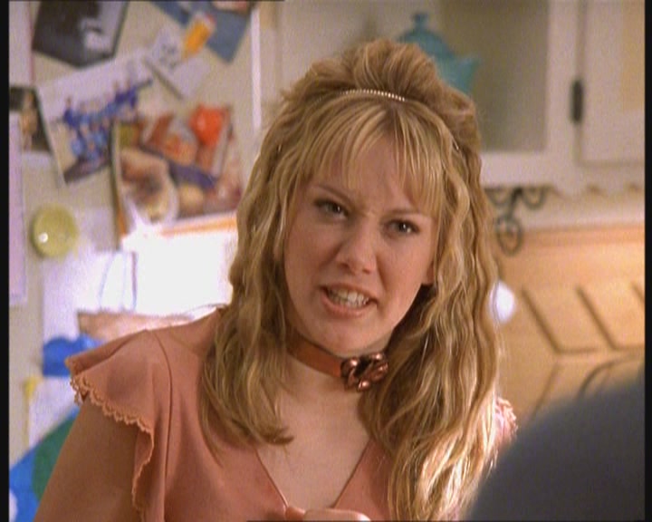 DailyDuff-dot-org_LizzieMcGuire-JustLikeLizzie0372.jpg