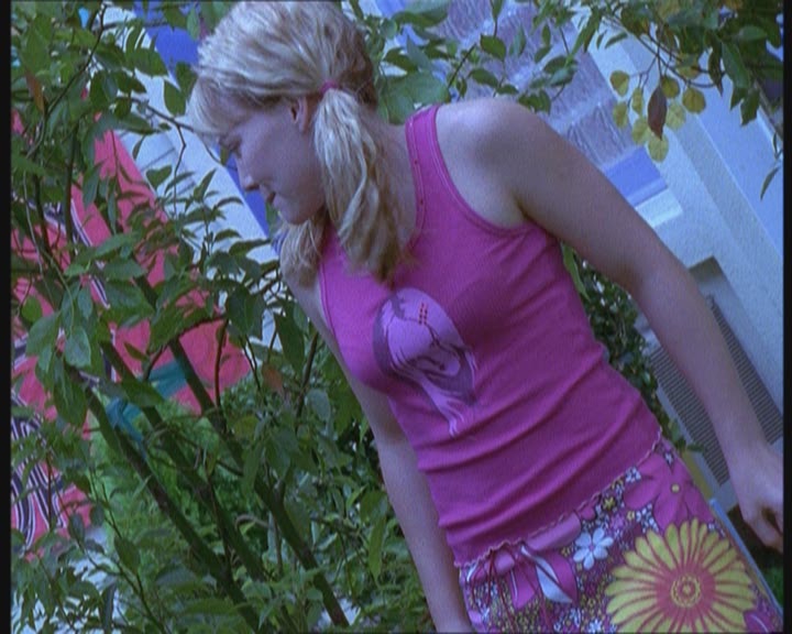 DailyDuff-dot-org_LizzieMcGuire-JustLikeLizzie0701.jpg