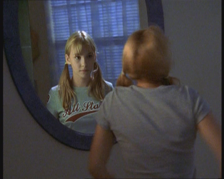 DailyDuff-dot-org_LizzieMcGuire-JustLikeLizzie0739.jpg