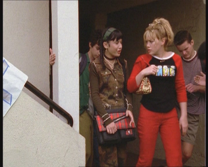 DailyDuff-dot-org_LizzieMcGuire-JustLikeLizzie0799.jpg