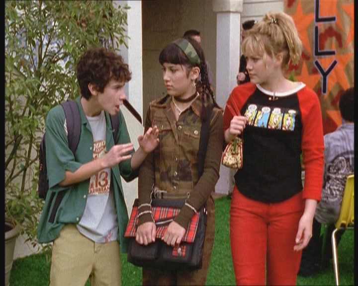 DailyDuff-dot-org_LizzieMcGuire-JustLikeLizzie0805.jpg