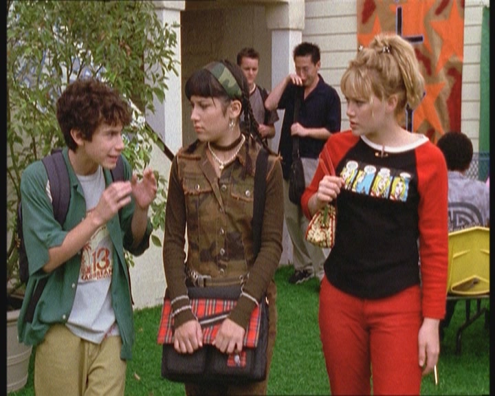DailyDuff-dot-org_LizzieMcGuire-JustLikeLizzie0806.jpg