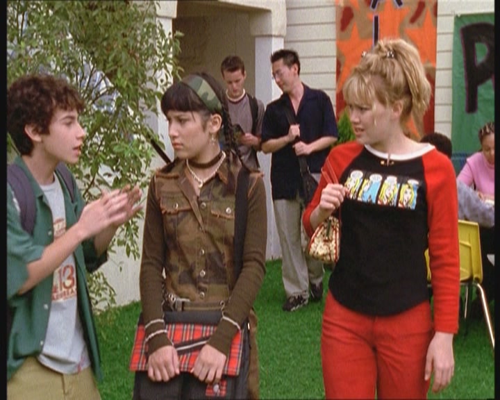 DailyDuff-dot-org_LizzieMcGuire-JustLikeLizzie0807.jpg