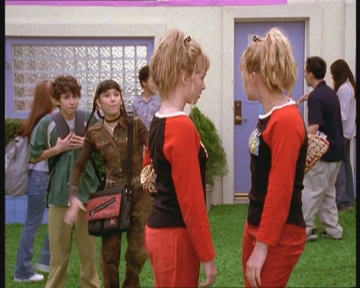 DailyDuff-dot-org_LizzieMcGuire-JustLikeLizzie0866.jpg