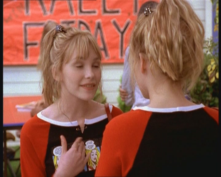 DailyDuff-dot-org_LizzieMcGuire-JustLikeLizzie0890.jpg
