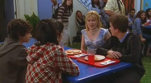 DailyDuff-dot-org_LizzieMcGuire-2x15LizzieIntheMiddle0215.jpg