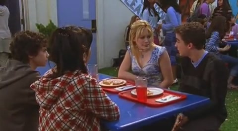 DailyDuff-dot-org_LizzieMcGuire-2x15LizzieIntheMiddle0244.jpg