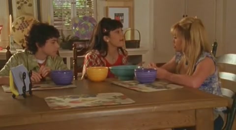 DailyDuff-dot-org_LizzieMcGuire-2x15LizzieIntheMiddle0334.jpg