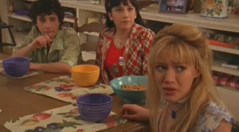 DailyDuff-dot-org_LizzieMcGuire-2x15LizzieIntheMiddle0338.jpg