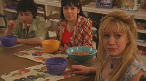 DailyDuff-dot-org_LizzieMcGuire-2x15LizzieIntheMiddle0340.jpg