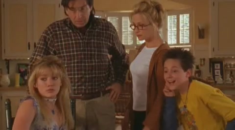DailyDuff-dot-org_LizzieMcGuire-2x15LizzieIntheMiddle0341.jpg