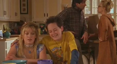 DailyDuff-dot-org_LizzieMcGuire-2x15LizzieIntheMiddle0400.jpg