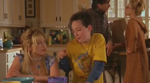 DailyDuff-dot-org_LizzieMcGuire-2x15LizzieIntheMiddle0405.jpg DailyDuff-dot-org_LizzieMcGuire-2x15LizzieIntheMiddle0405.jpg