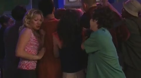 DailyDuff-dot-org_LizzieMcGuire-2x15LizzieIntheMiddle0637.jpg