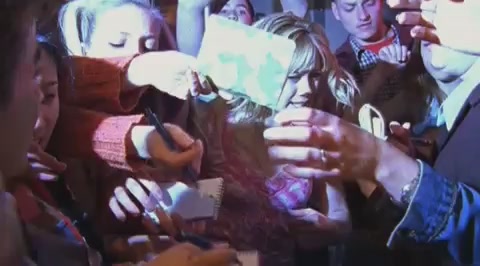 DailyDuff-dot-org_LizzieMcGuire-2x15LizzieIntheMiddle0710.jpg DailyDuff-dot-org_LizzieMcGuire-2x15LizzieIntheMiddle0710.jpg