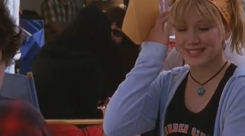 DailyDuff-dot-org_LizzieMcGuire-2x15LizzieIntheMiddle1129.jpg