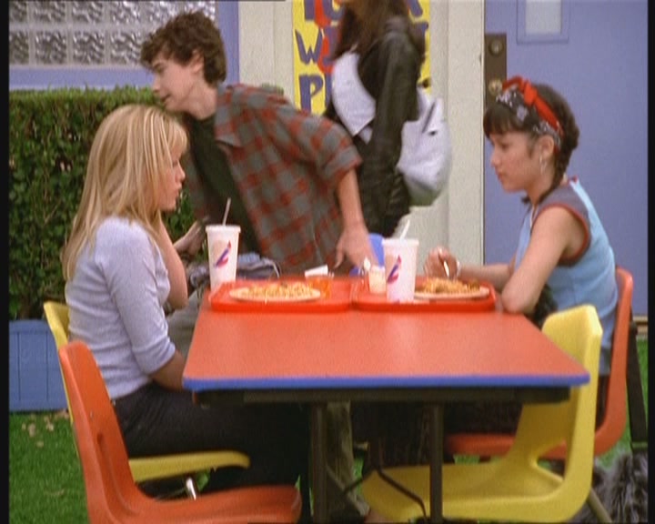 DailyDuff-dot-org_LizzieMcGuire-MovingUp0190.jpg DailyDuff-dot-org_LizzieMcGuire-MovingUp0190.jpg