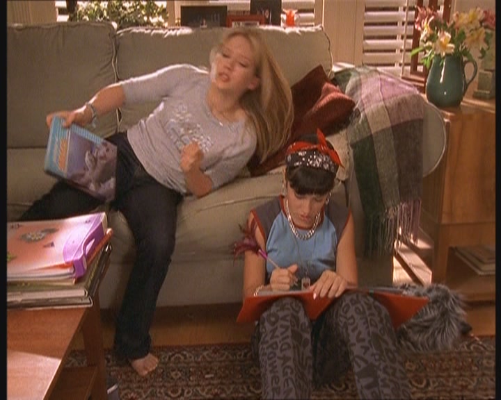 DailyDuff-dot-org_LizzieMcGuire-MovingUp0289.jpg DailyDuff-dot-org_LizzieMcGuire-MovingUp0289.jpg