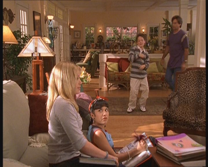 DailyDuff-dot-org_LizzieMcGuire-MovingUp0331.jpg DailyDuff-dot-org_LizzieMcGuire-MovingUp0331.jpg