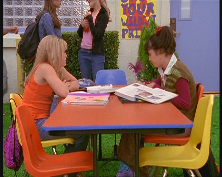 DailyDuff-dot-org_LizzieMcGuire-MovingUp0652.jpg DailyDuff-dot-org_LizzieMcGuire-MovingUp0652.jpg